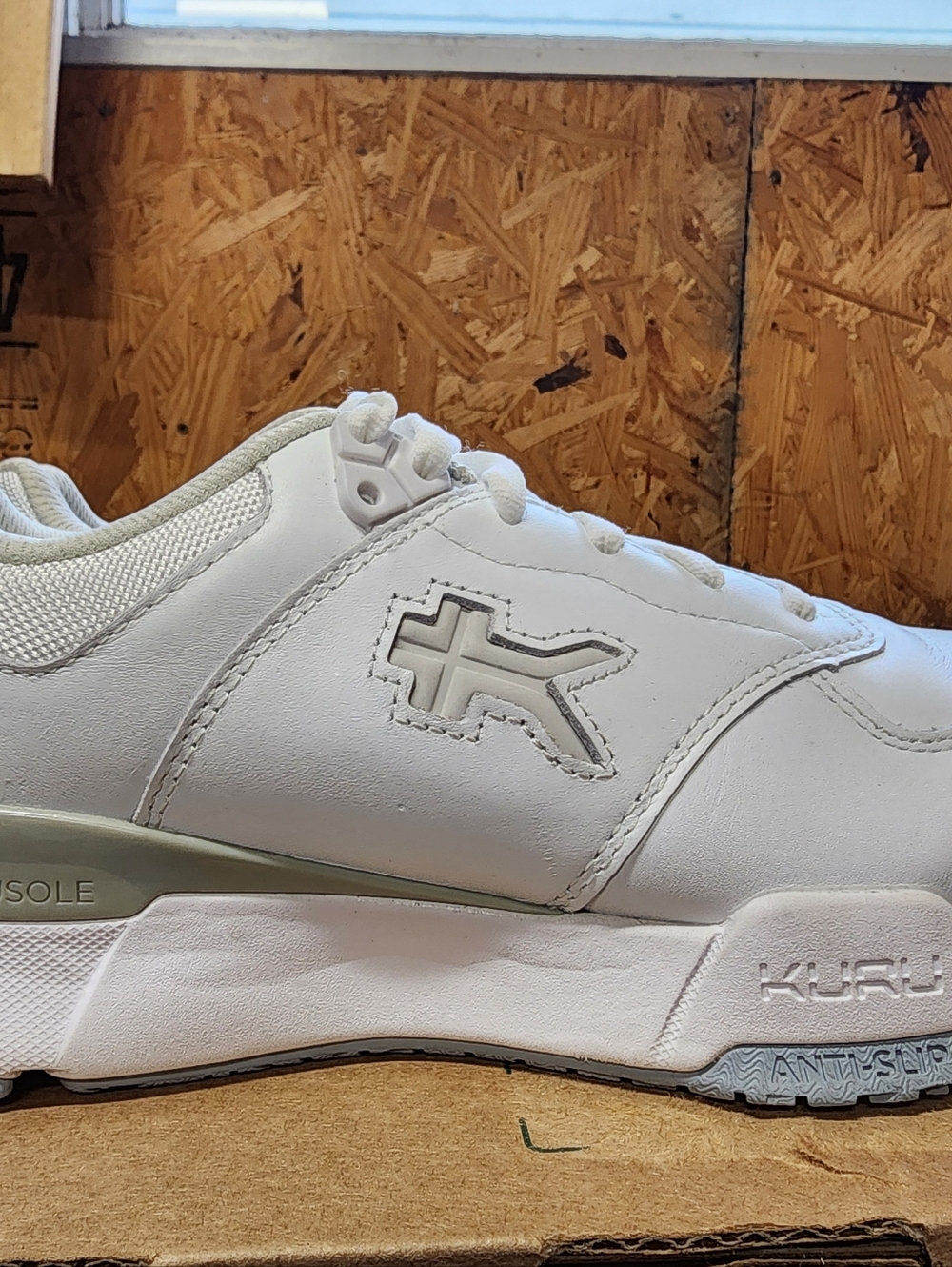 KURU Kinetic 2 White Athletic Trainer/ Sneaker. Women's Massively comfortable!